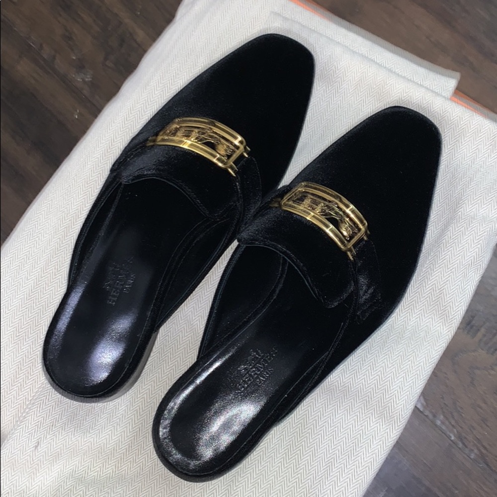 BNWT and box Hermes velvet Omen mules